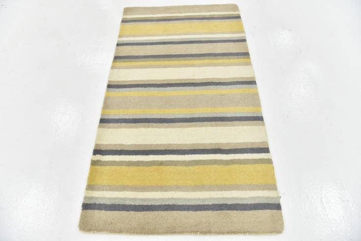 Detail image of 2' 9 x 4' 10 Luna Wool Rug