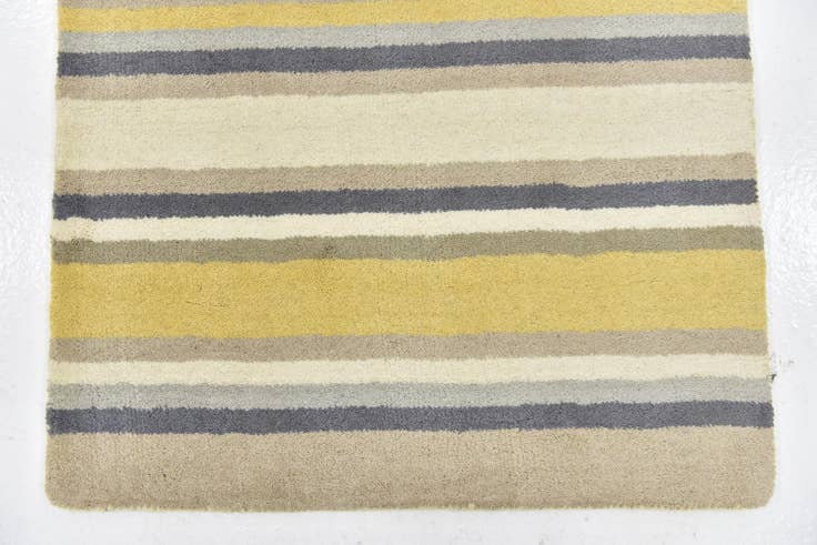 Detail image of 2' 9 x 4' 10 Luna Wool Rug