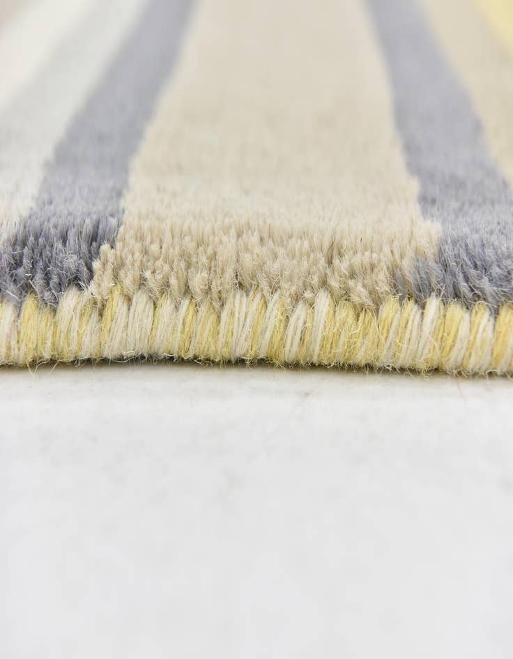 Detail image of 2' 9 x 4' 10 Luna Wool Rug