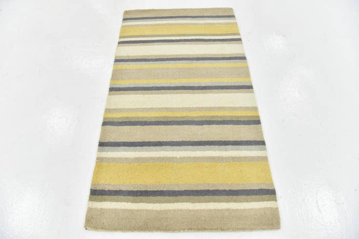 Detail image of 2' 8 x 4' 10 Luna Wool Rug