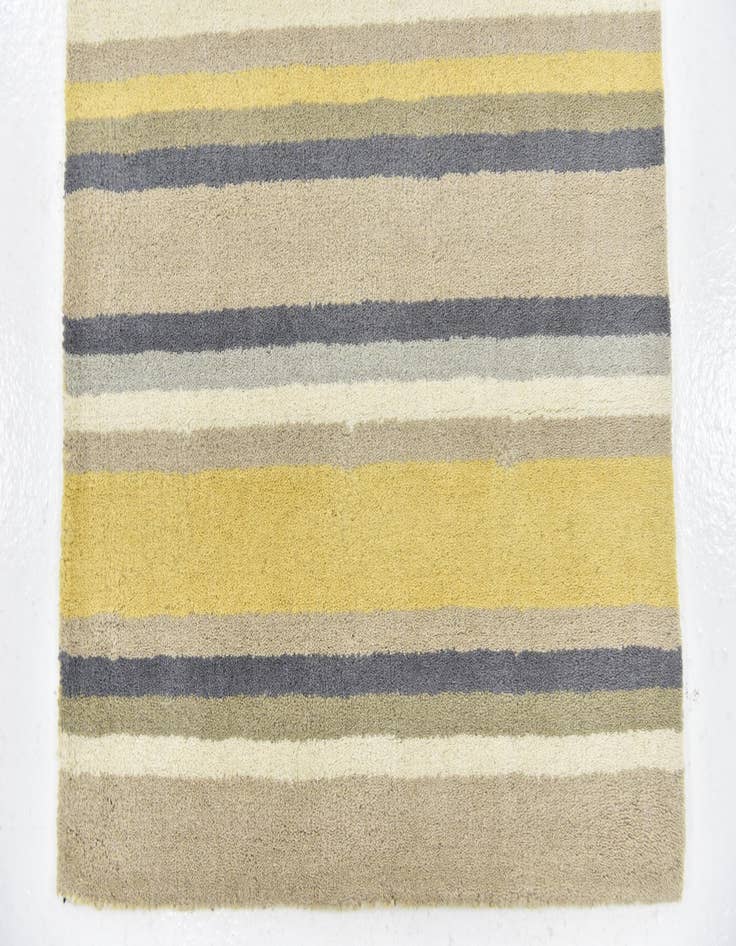 Detail image of 2' 8 x 4' 10 Luna Wool Rug