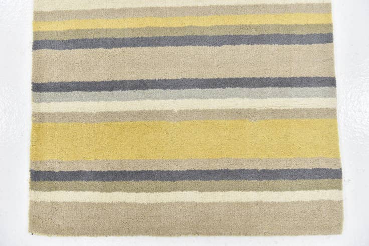 Detail image of 2' 8 x 4' 10 Luna Wool Rug