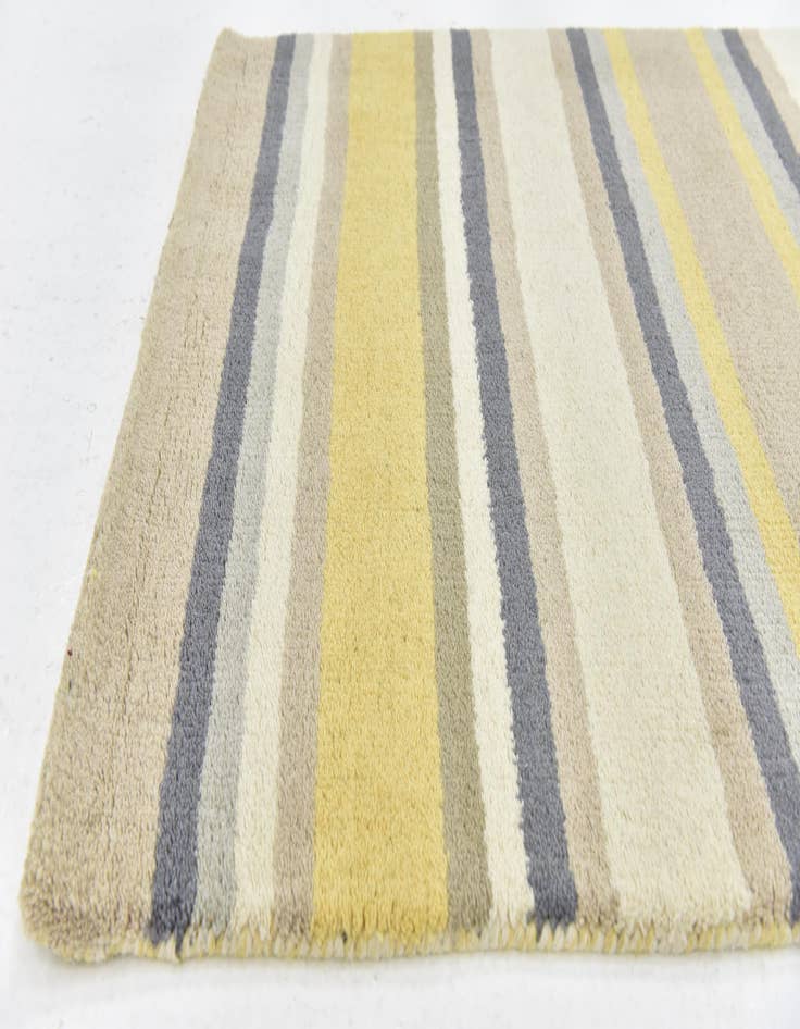 Detail image of 2' 8 x 4' 10 Luna Wool Rug