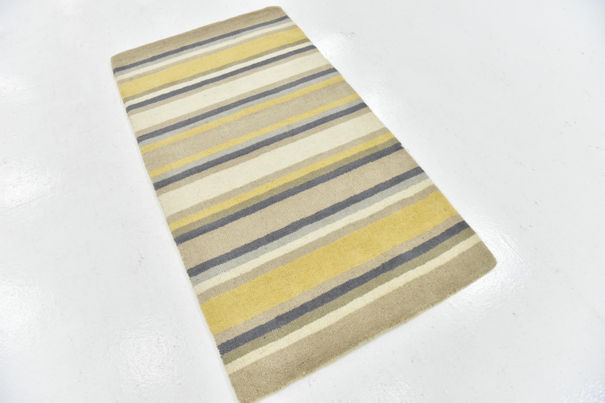 2' 8 x 4' 10 Luna Wool Rug
