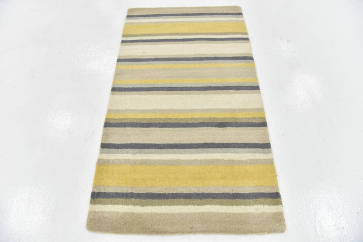 Detail image of 2' 8 x 4' 10 Luna Wool Rug