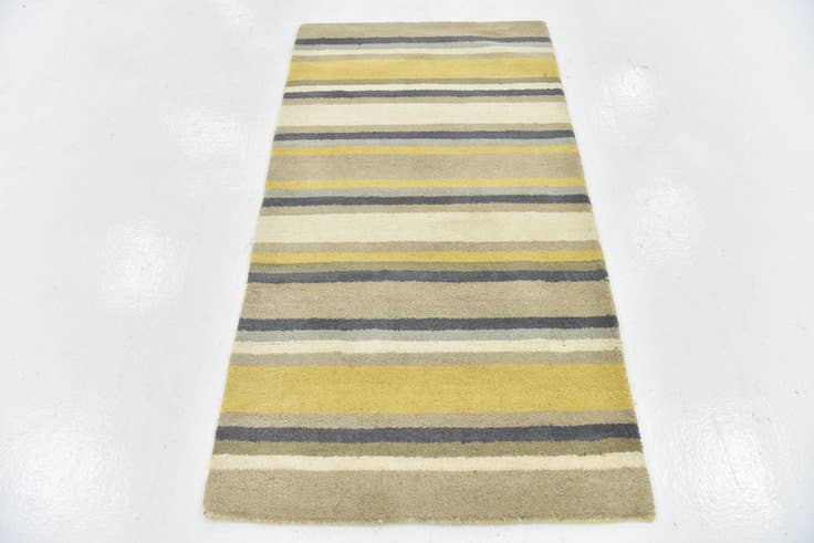 Detail image of 2' 8 x 4' 10 Luna Wool Rug