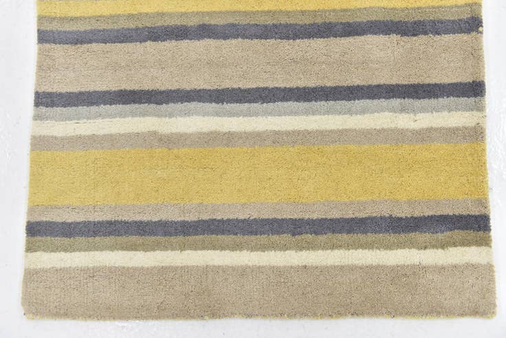 Detail image of 2' 8 x 4' 10 Luna Wool Rug