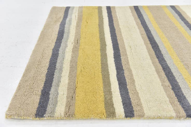 Detail image of 2' 8 x 4' 10 Luna Wool Rug