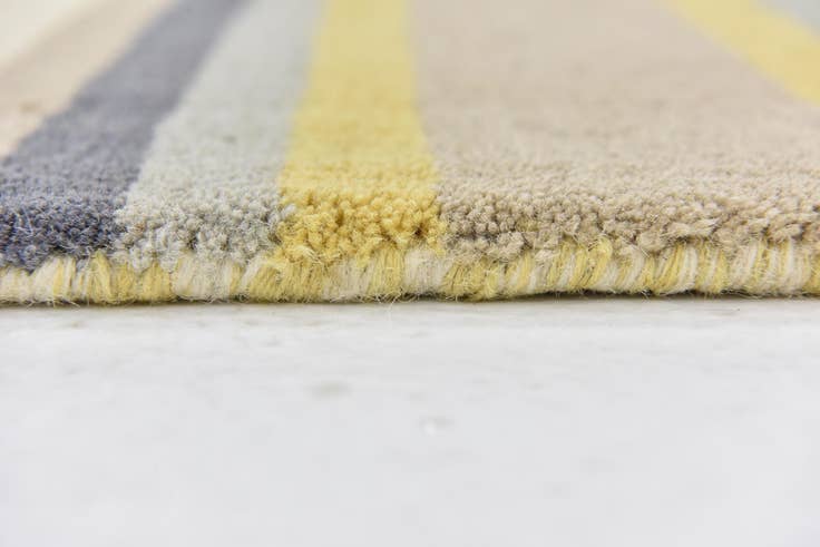 Detail image of 2' 8 x 4' 10 Luna Wool Rug