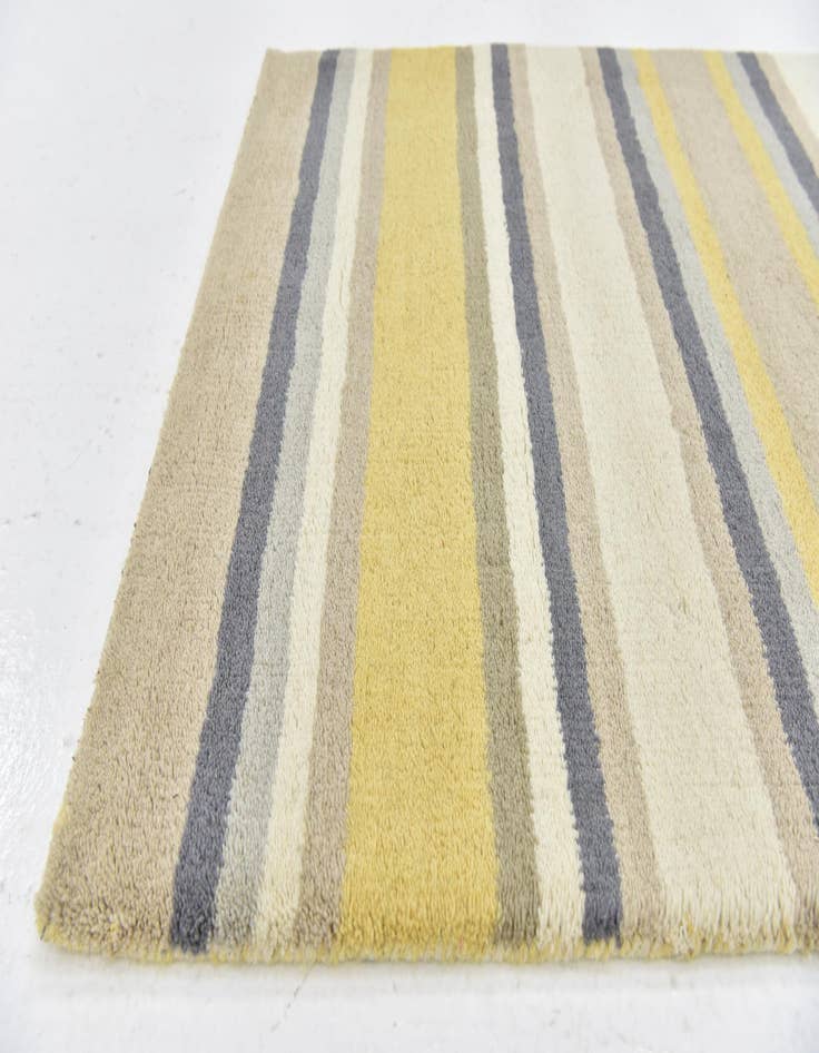 Detail image of 2' 8 x 5' Luna Wool Rug