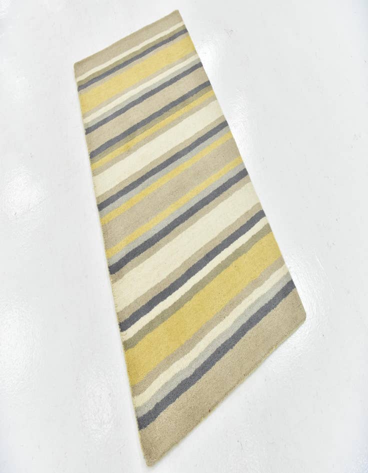 Detail image of 2' 9 x 4' 10 Luna Wool Rug