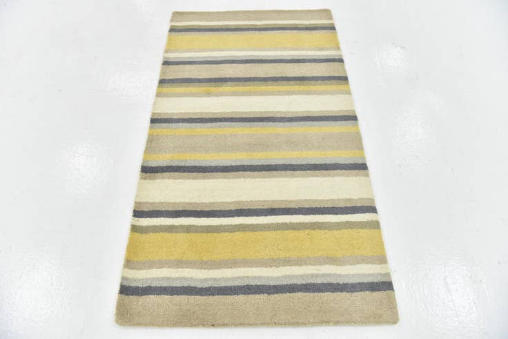 Detail image of 2' 9 x 4' 10 Luna Wool Rug