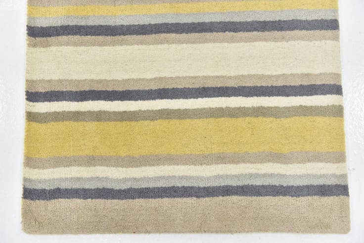 Detail image of 2' 9 x 4' 10 Luna Wool Rug