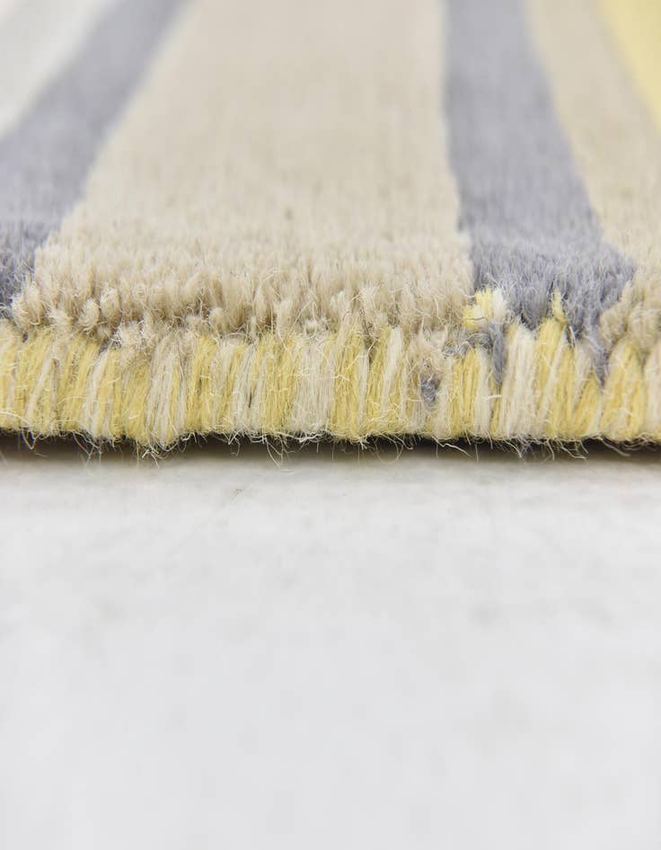 Detail image of 2' 9 x 4' 10 Luna Wool Rug