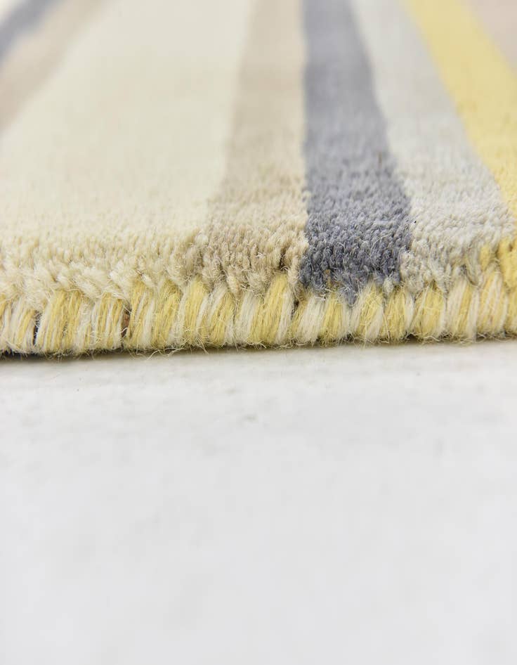 Detail image of 2' 8 x 5' Luna Wool Rug
