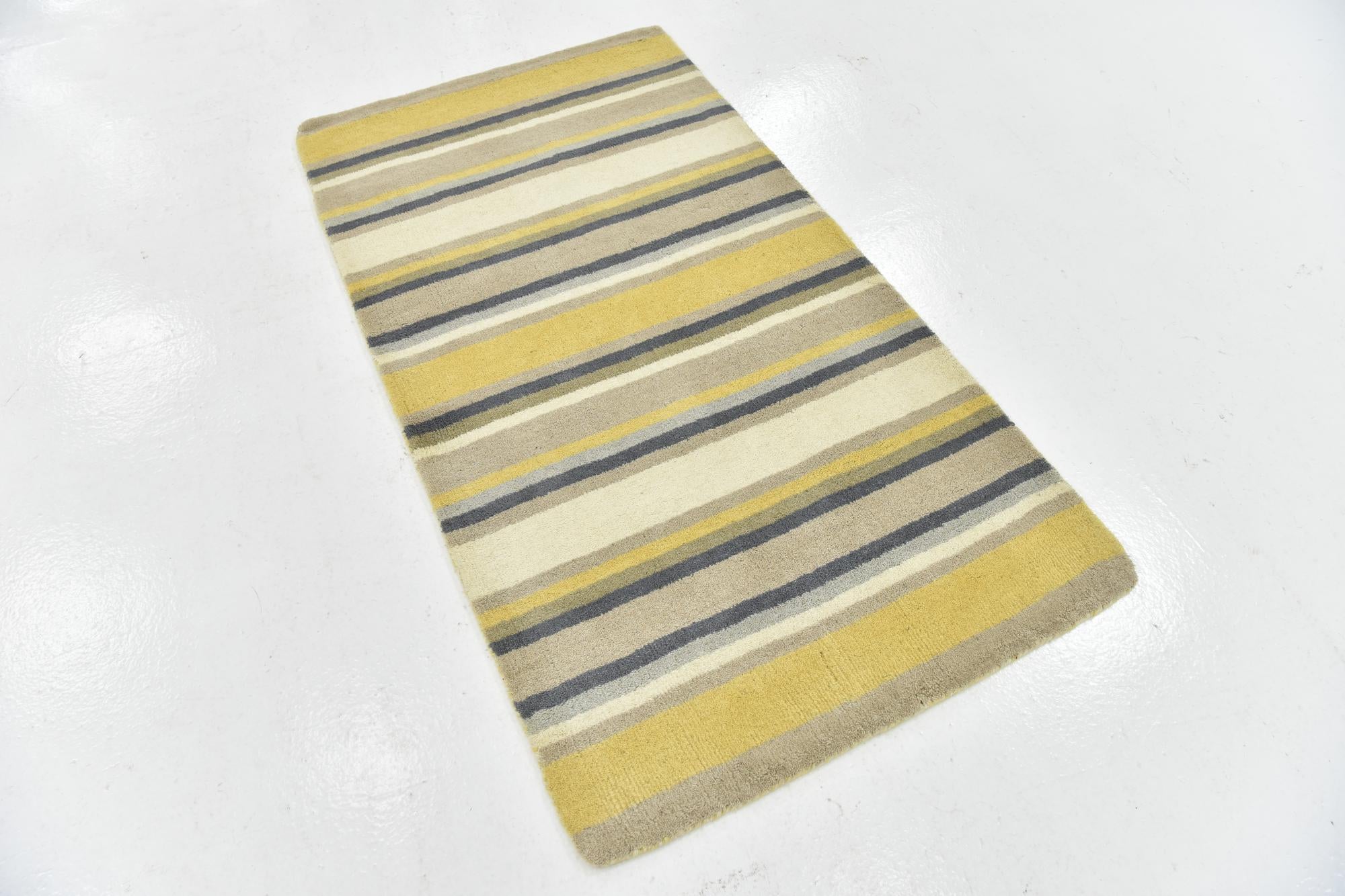 2' 8 x 5' Luna Wool Rug