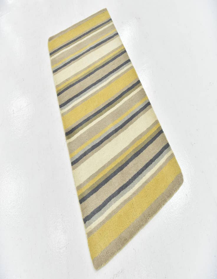 Detail image of 2' 8 x 5' Luna Wool Rug