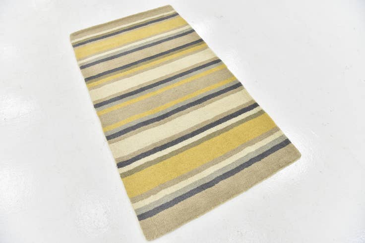 Detail image of 2' 8 x 4' 10 Luna Wool Rug
