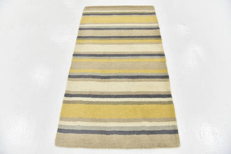 Detail image of 2' 8 x 4' 10 Luna Wool Rug