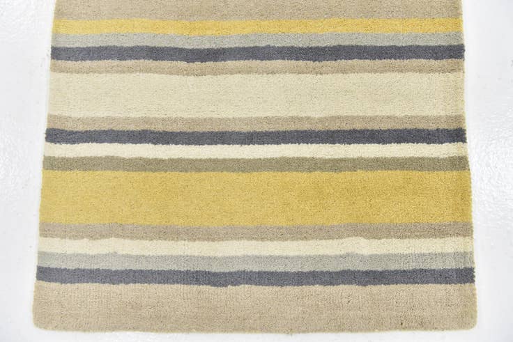 Detail image of 2' 8 x 4' 10 Luna Wool Rug