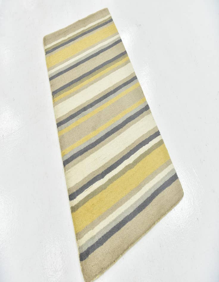 Detail image of 2' 9 x 4' 10 Luna Wool Rug