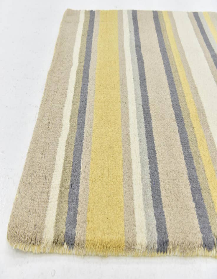 Detail image of 2' 9 x 4' 10 Luna Wool Rug