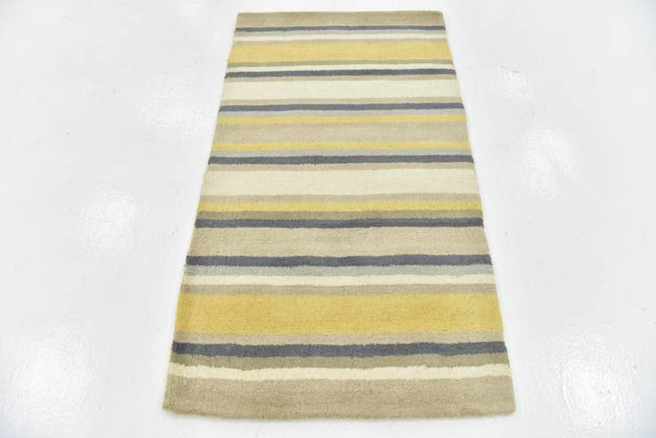 Detail image of 2' 8 x 4' 10 Luna Wool Rug