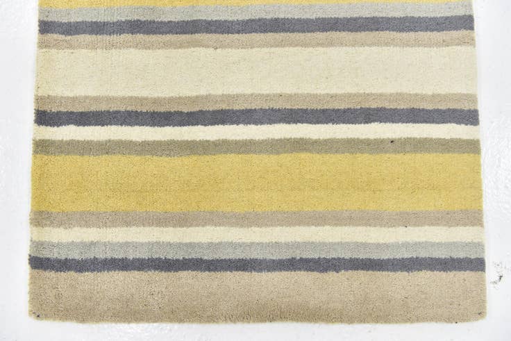Detail image of 2' 8 x 4' 10 Luna Wool Rug