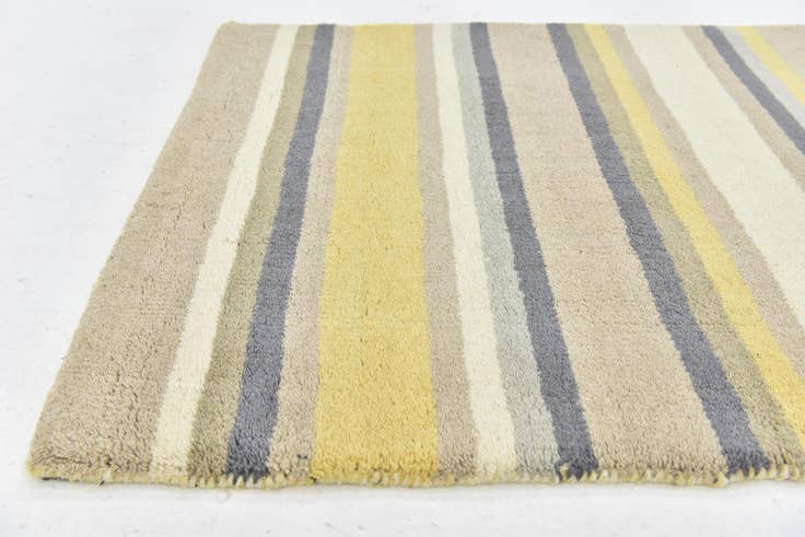 Detail image of 2' 8 x 4' 10 Luna Wool Rug