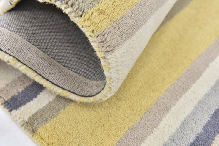 Detail image of 2' 8 x 4' 10 Luna Wool Rug