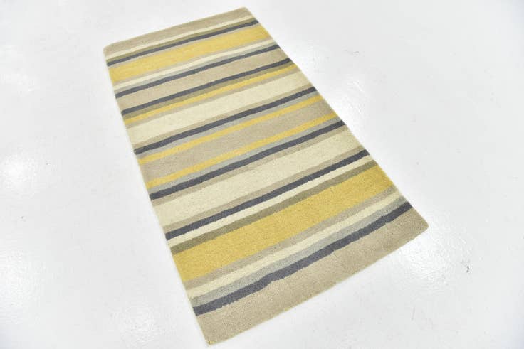 Detail image of 2' 8 x 4' 10 Luna Wool Rug
