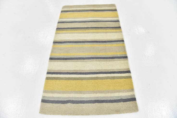 Detail image of 2' 8 x 4' 10 Luna Wool Rug