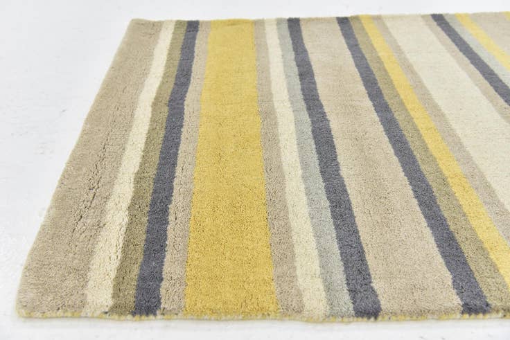 Detail image of 2' 8 x 4' 10 Luna Wool Rug