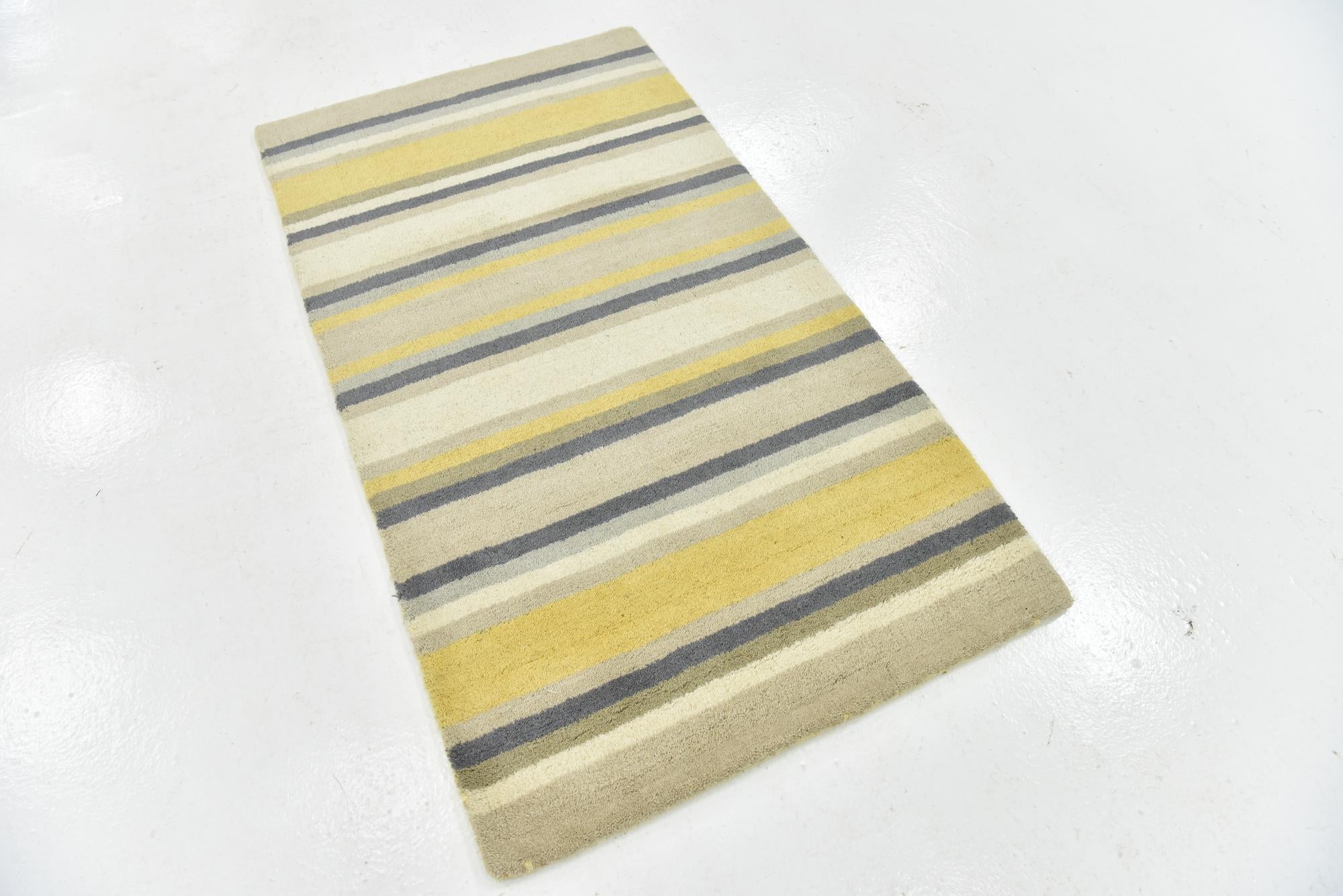 2' 8 x 4' 10 Luna Wool Rug