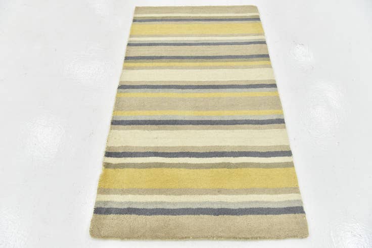 Detail image of 2' 8 x 4' 10 Luna Wool Rug