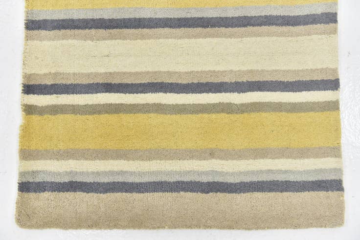 Detail image of 2' 8 x 4' 10 Luna Wool Rug