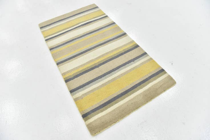 Detail image of 2' 9 x 5' Luna Wool Rug
