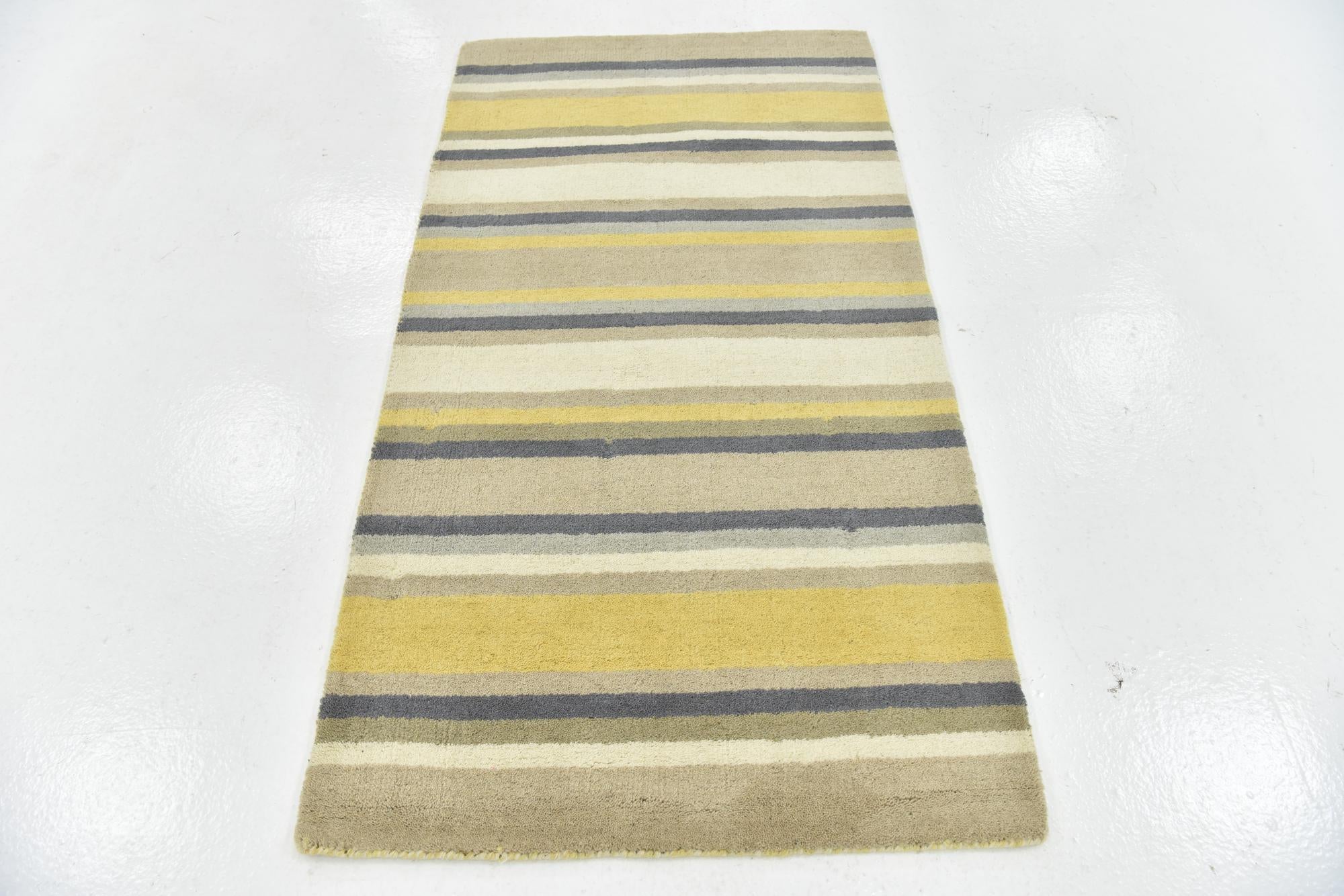 2' 9 x 5' Luna Wool Rug