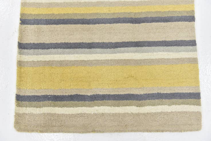 Detail image of 2' 8 x 4' 10 Luna Wool Rug