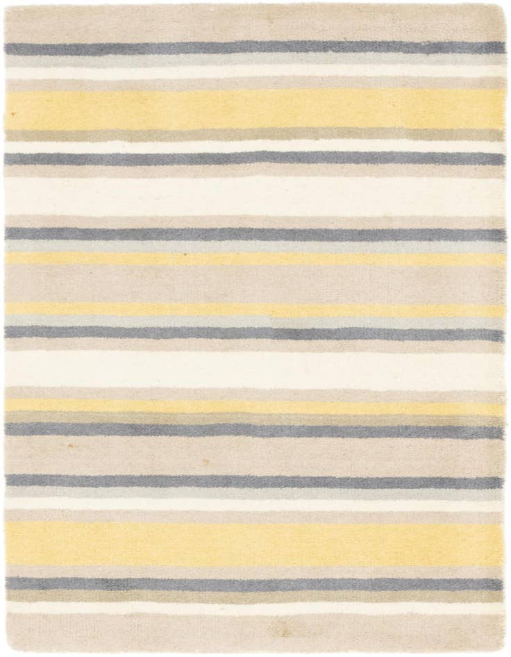 Detail image of 2' 8 x 4' 10 Luna Wool Rug