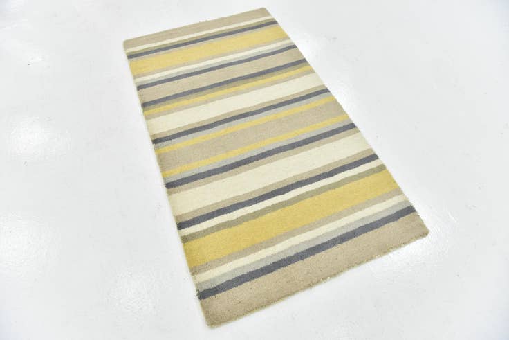 Detail image of 2' 9 x 4' 10 Luna Wool Rug