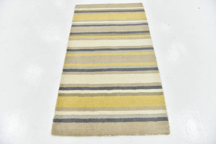 Detail image of 2' 9 x 4' 10 Luna Wool Rug