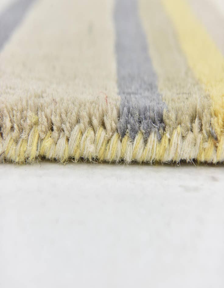 Detail image of 2' 9 x 4' 10 Luna Wool Rug