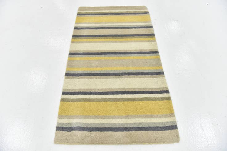 Detail image of 2' 8 x 4' 10 Luna Wool Rug
