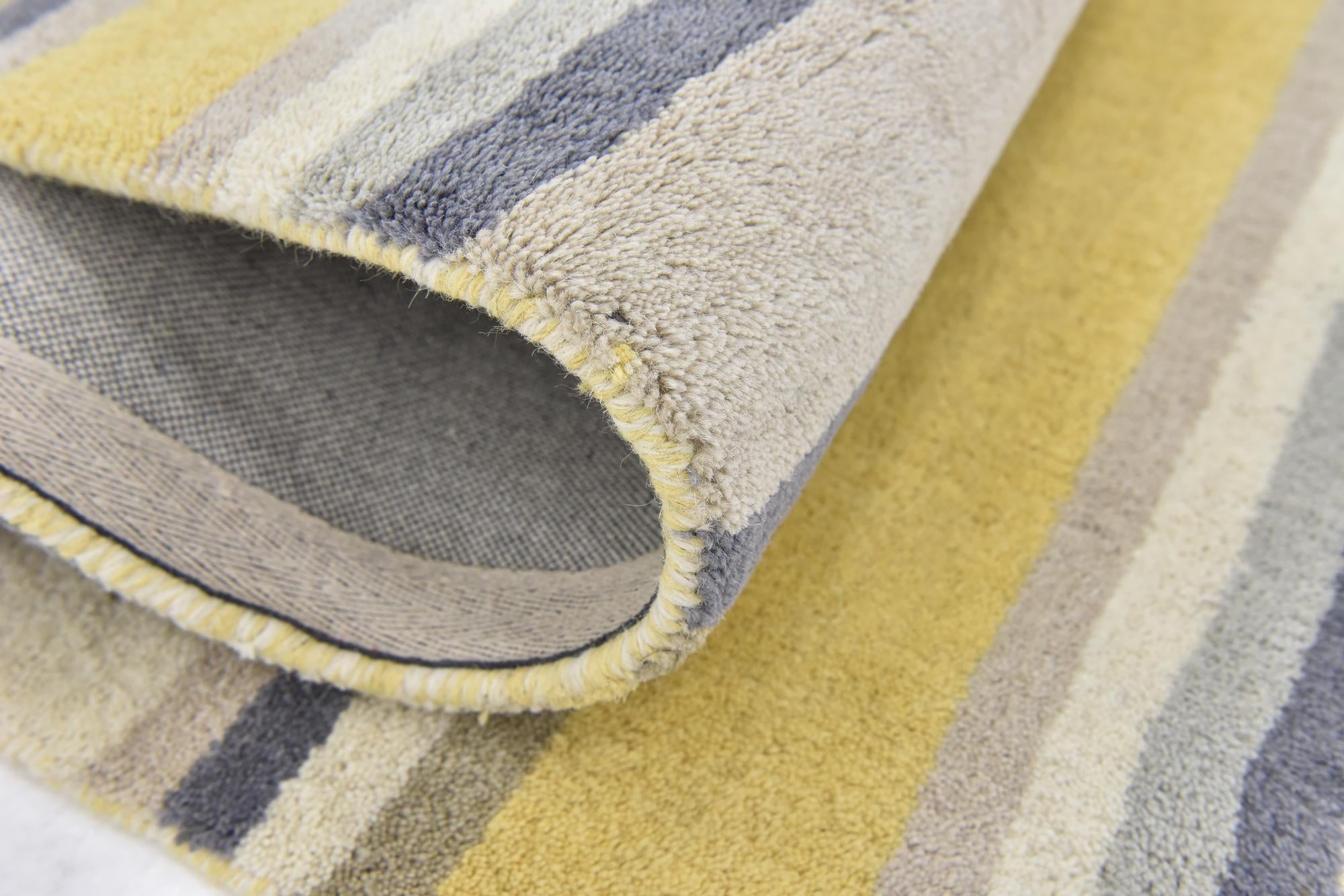2' 8 x 4' 10 Luna Wool Rug