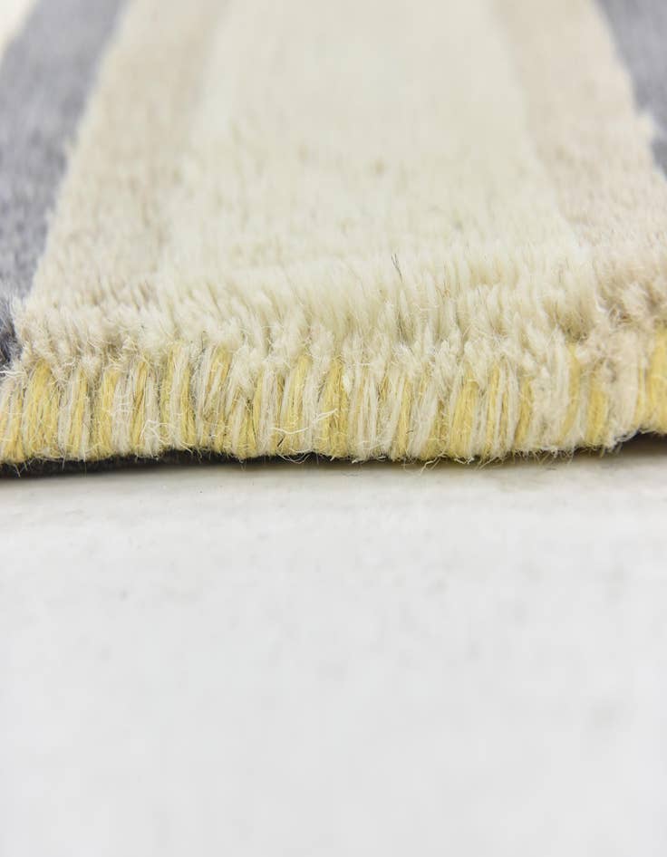 Detail image of 2' 8 x 4' 10 Luna Wool Rug