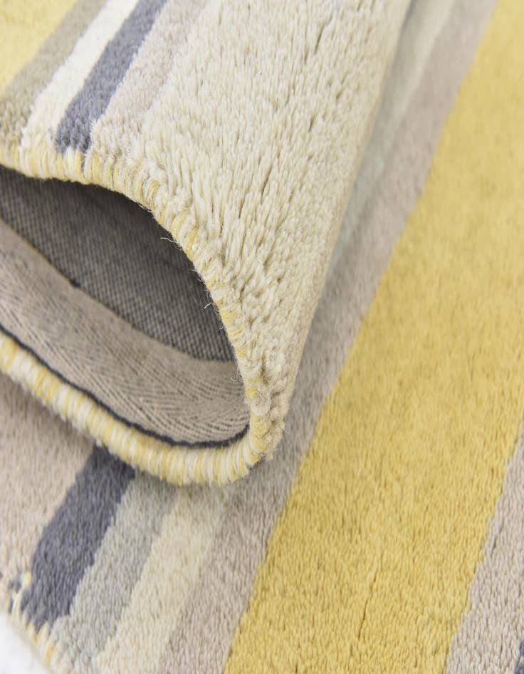 Detail image of 2' 8 x 4' 10 Luna Wool Rug