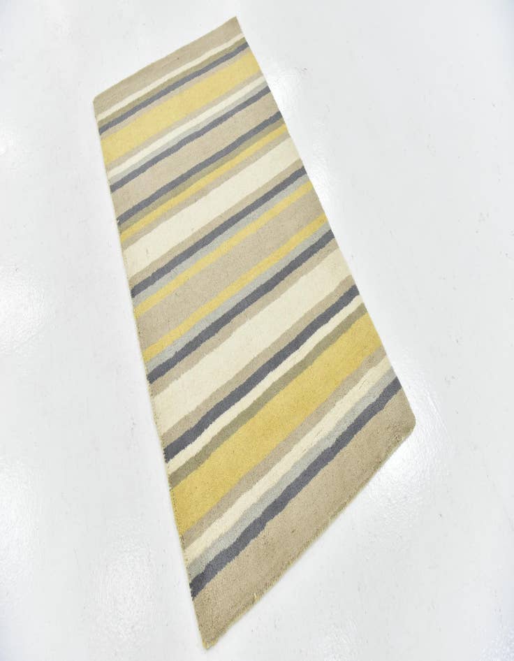 Detail image of 2' 8 x 4' 10 Luna Wool Rug