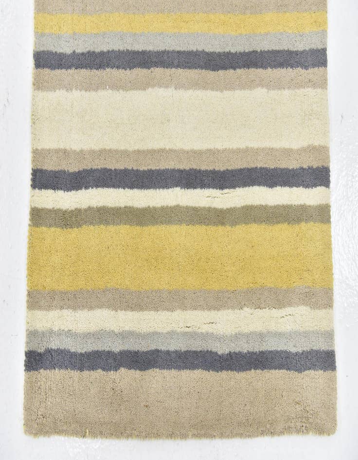 Detail image of 2' 8 x 4' 10 Luna Wool Rug