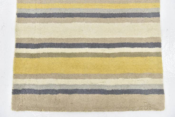 Detail image of 2' 8 x 4' 10 Luna Wool Rug
